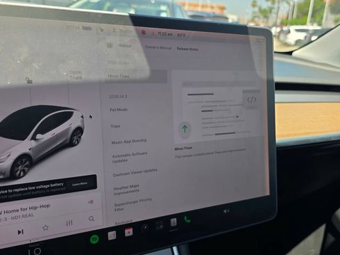 Used 2021 Tesla Model Y Long Range AWD/4WD image 31