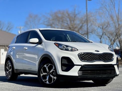 Used 2021 Kia Sportage LX image 3