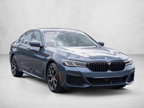 Certified 2023 BMW 530e w/ M Sport Package image 3