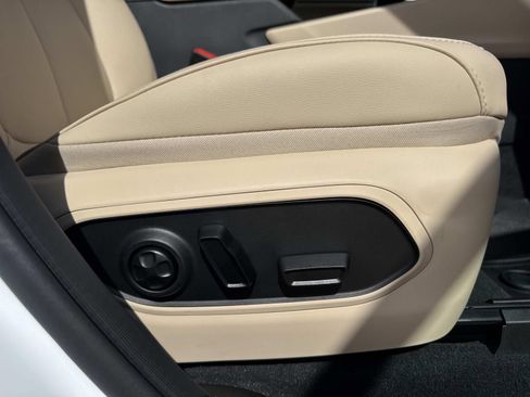 Used 2026 Jeep Grand Cherokee Limited RWD image 12