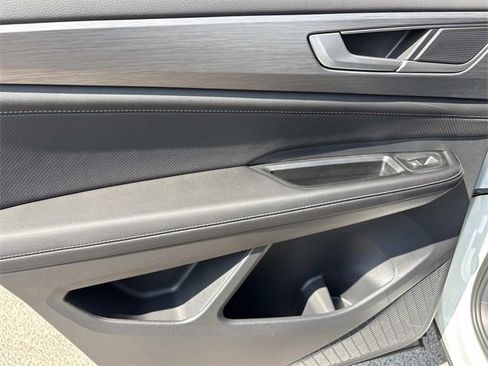 New 2026 Volkswagen Atlas Cross Sport SE image 11