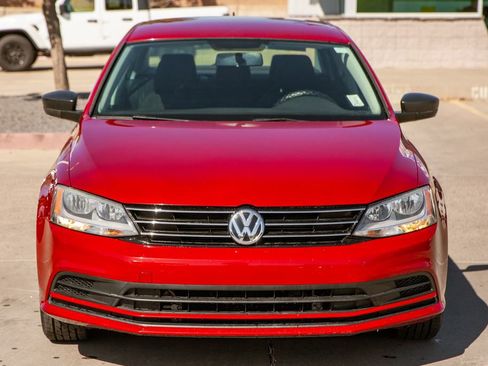 Used 2016 Volkswagen Jetta SE image 3