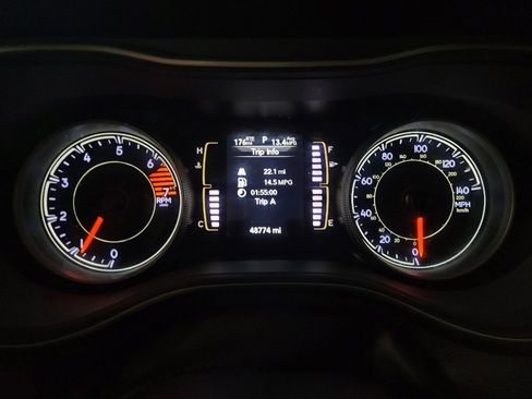 Used 2020 Jeep Cherokee Latitude Plus FWD image 23