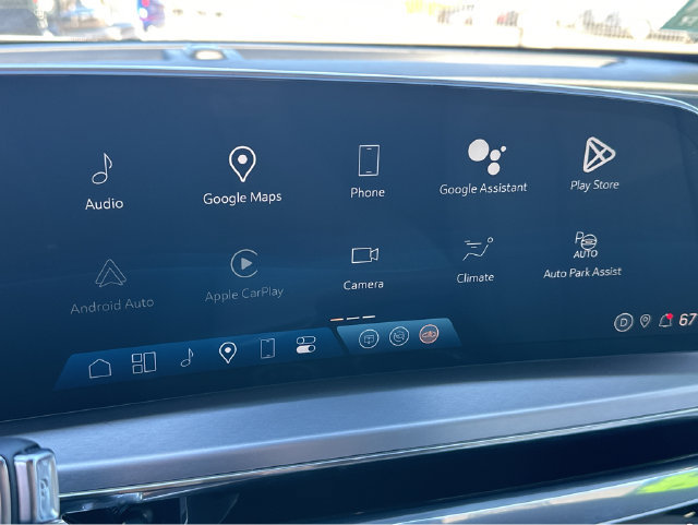 Certified 2024 Cadillac Lyriq Luxury AWD/4WD image 26