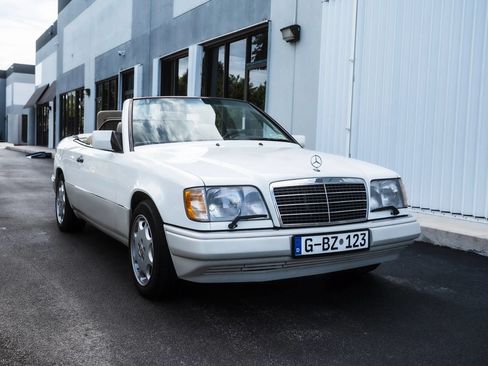 Used 1995 Mercedes-Benz E 320 Convertible image 3
