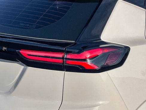 Certified 2022 Chevrolet Bolt EUV LT image 8