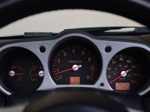 Used 2004 Nissan 350Z Touring RWD image 37