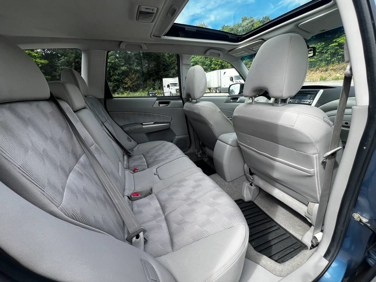 Used 2010 Subaru Forester 2.5X Premium w/ Popular Equipment Group 1A AWD/4WD image 11