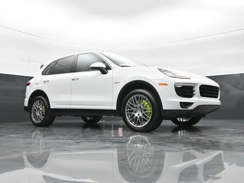 Used 2015 Porsche Cayenne S AWD/4WD image 41