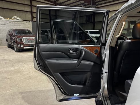 Used 2018 INFINITI QX80 4WD w/ Driver Assistance Package image 18