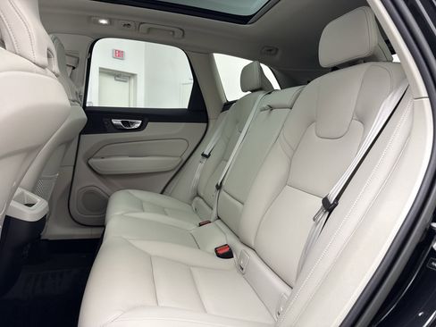 Used 2023 Volvo XC60 B5 Plus AWD/4WD image 23