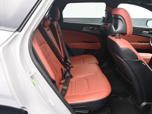 Used 2023 Kia Sportage SX image 17