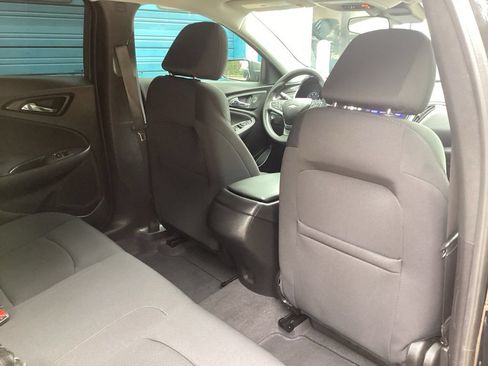 Used 2023 Chevrolet Malibu LS FWD image 32