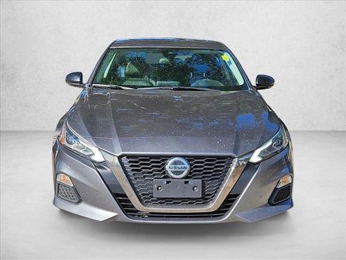 Used 2022 Nissan Altima 2.0 SR FWD image 2