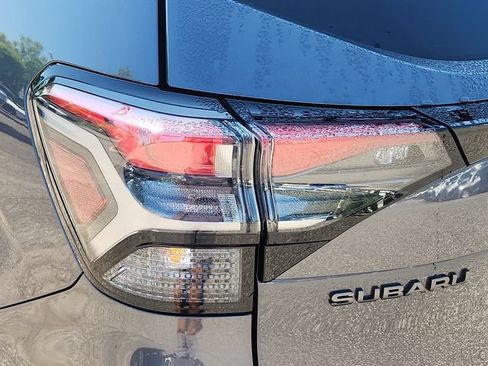 Used 2025 Subaru Forester Premium AWD/4WD image 12