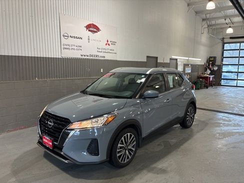 Used 2022 Nissan Kicks SV image 7