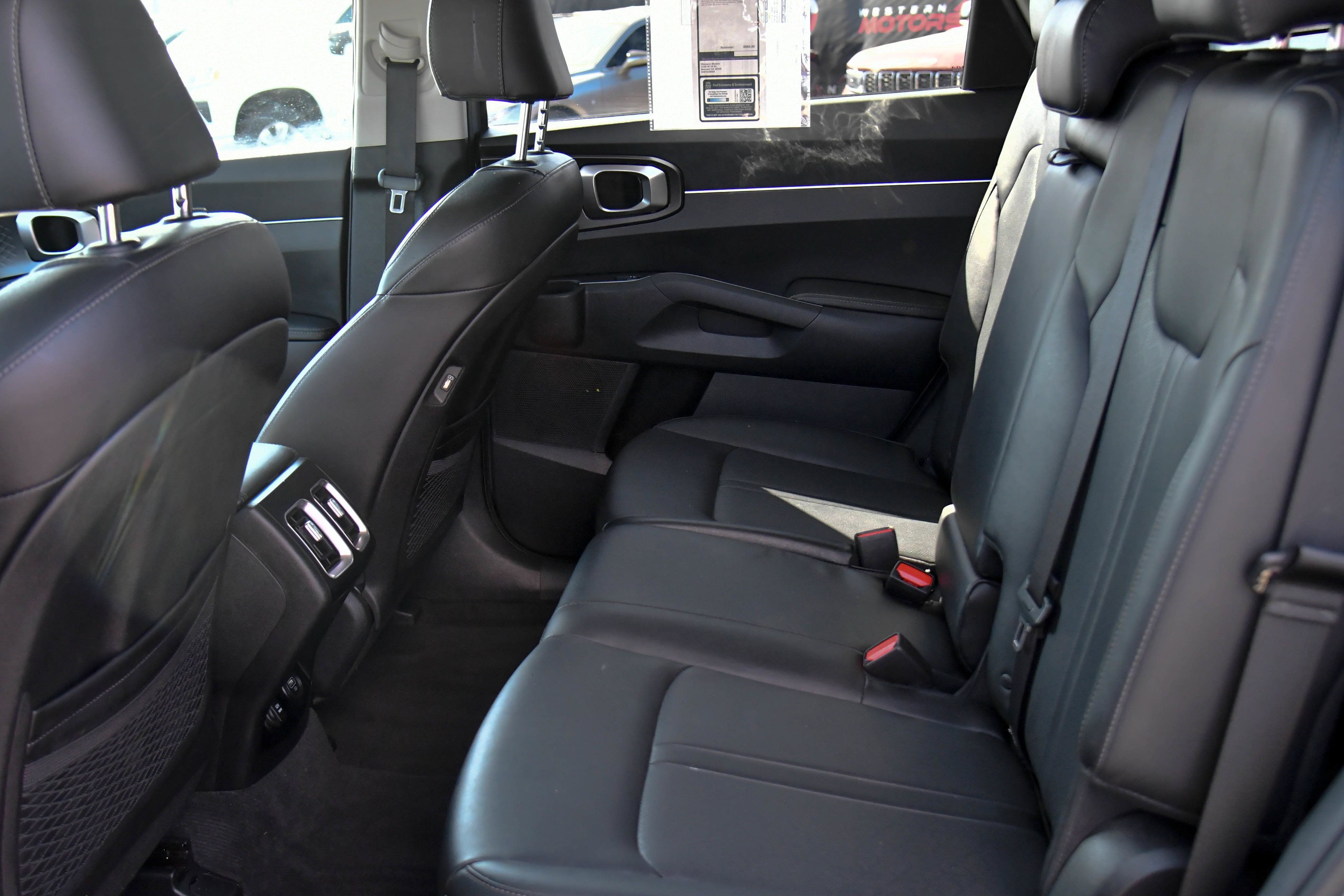 Used 2022 Kia Sorento S w/ Panoramic Sunroof Package FWD image 39