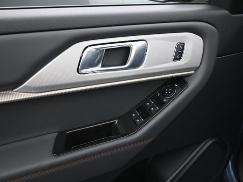 New 2026 Ford Explorer Active RWD image 10