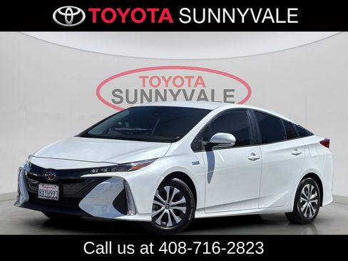 Used 2021 Toyota Prius Prime LE FWD image 2
