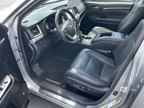 Used 2015 Toyota Highlander Limited AWD/4WD image 12