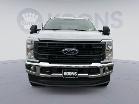 New 2026 Ford F250 XL w/ XL Chrome Package image 11