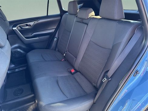 Used 2025 Toyota RAV4 SE image 12