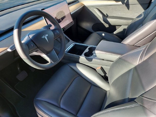 Used 2024 Tesla Model Y Long Range AWD/4WD image 21