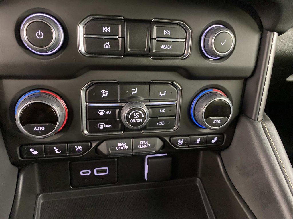 Used 2023 Chevrolet Suburban Premier AWD/4WD image 20