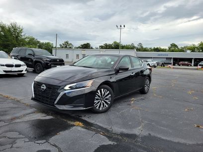 Used 2024 Nissan Altima 2.5 SV