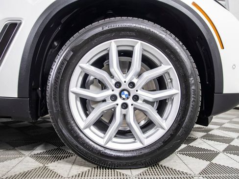 Used 2023 BMW X5 xDrive40i w/ Premium Package image 41