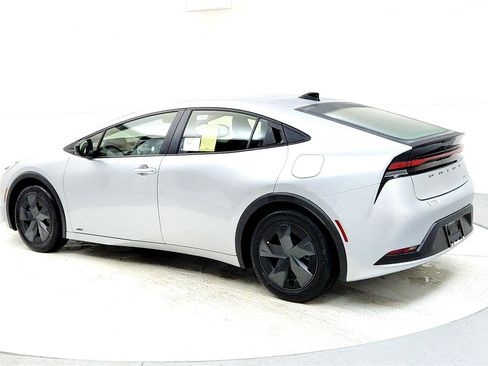 New 2026 Toyota Prius LE image 4