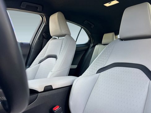 Used 2019 Lexus UX 250h w/ Accessory Package image 22