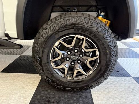 New 2026 Chevrolet Colorado ZR2 image 11