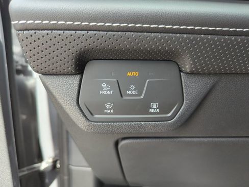 Used 2024 Volkswagen Atlas SE FWD image 43
