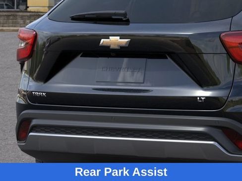 New 2026 Chevrolet Trax LT w/ Driver Confidence Package FWD image 15