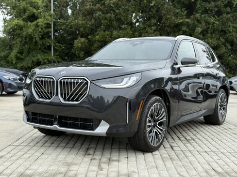 New 2025 BMW X3 xDrive30i w/ Convenience Package image 2
