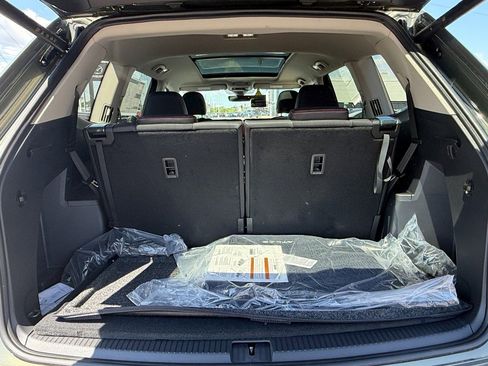 New 2026 Volkswagen Atlas Peak Edition AWD/4WD image 4