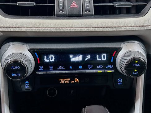 Used 2022 Toyota RAV4 XLE Premium FWD image 13