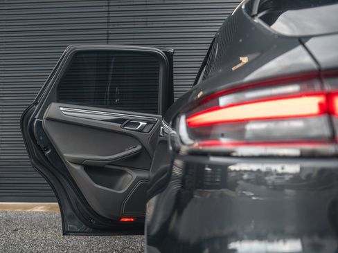 New 2025 Porsche Macan image 27