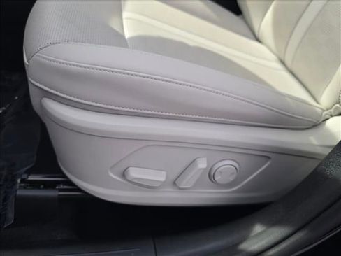 Certified 2025 Kia Sorento S w/ Panoramic Sunroof Package image 15