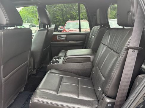 Used 2014 Lincoln Navigator 4WD image 23