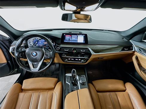 Used 2019 BMW 530i xDrive image 3