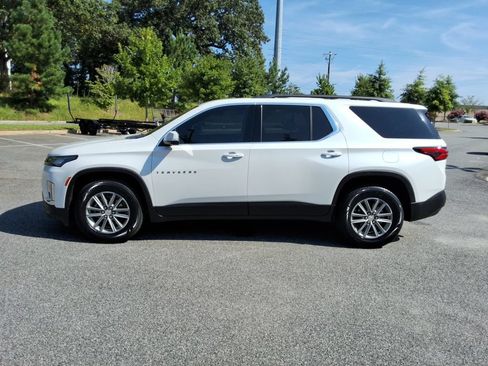 Certified 2023 Chevrolet Traverse LT FWD image 8