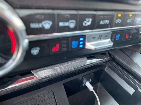 Used 2024 Ford F350 Lariat w/ Chrome Package AWD/4WD image 18