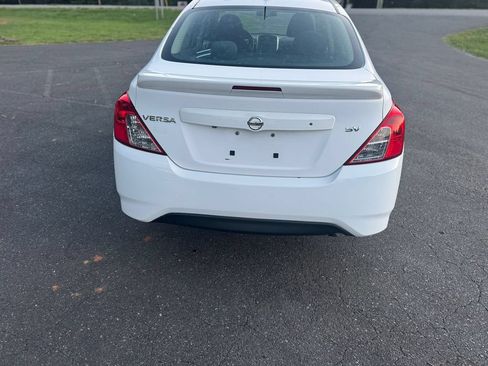 Used 2019 Nissan Versa SV FWD image 5