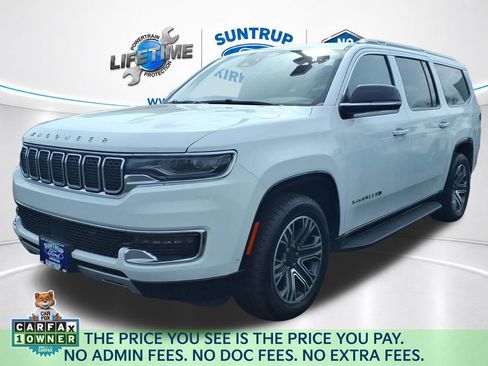Used 2023 Jeep Wagoneer L Series II AWD/4WD image 1