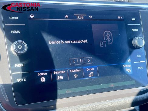 Used 2024 Volkswagen Tiguan SE image 18