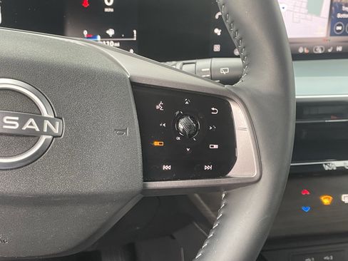 Used 2025 Nissan Murano SL w/ Cargo Package image 18