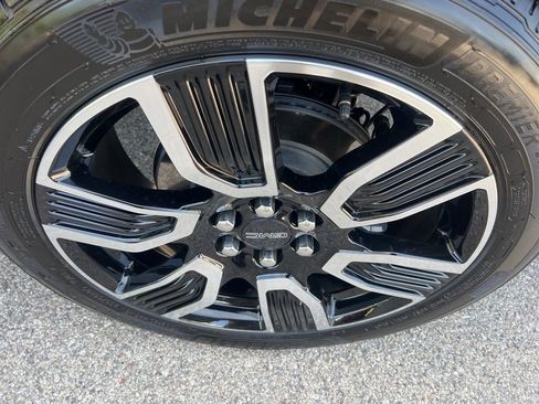 Used 2019 GMC Acadia SLT w/ Black Edition FWD image 44