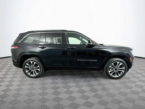 Certified 2023 Jeep Grand Cherokee Overland w/ Luxury Tech Group IV AWD/4WD image 14